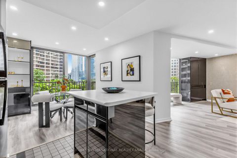 Photo 12 at 1008 - 33 Harbour Square, Waterfront Communities C1, Toronto