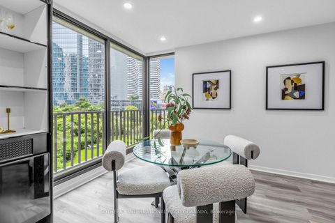 Photo 16 at 1008 - 33 Harbour Square, Waterfront Communities C1, Toronto