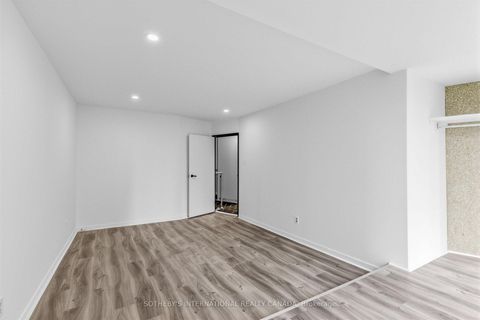 Photo 30 at 1008 - 33 Harbour Square, Waterfront Communities C1, Toronto