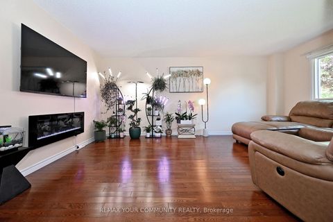 Photo 5 at 48 Haskell Crescent, Aurora Highlands, Aurora