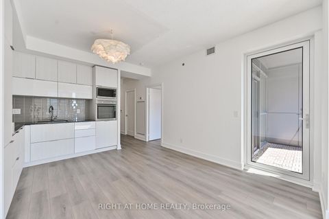 Photo 4 at 3506 - 318 Richmond Street W, Waterfront Communities C1, Toronto