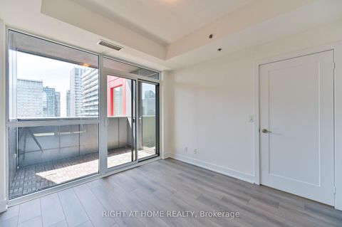 Photo 9 at 3506 - 318 Richmond Street W, Waterfront Communities C1, Toronto