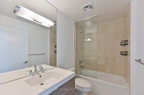 Photo 11 at 3506 - 318 Richmond Street W, Waterfront Communities C1, Toronto