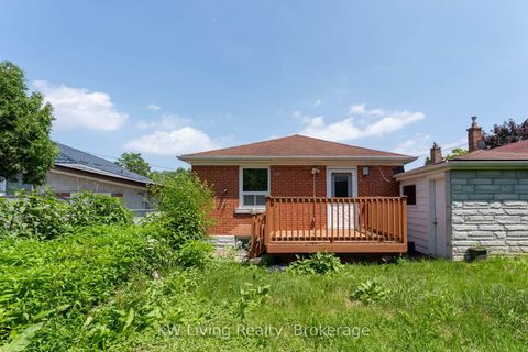 Photo 35 at 26 Garthwood Drive, Kennedy Park, Toronto
