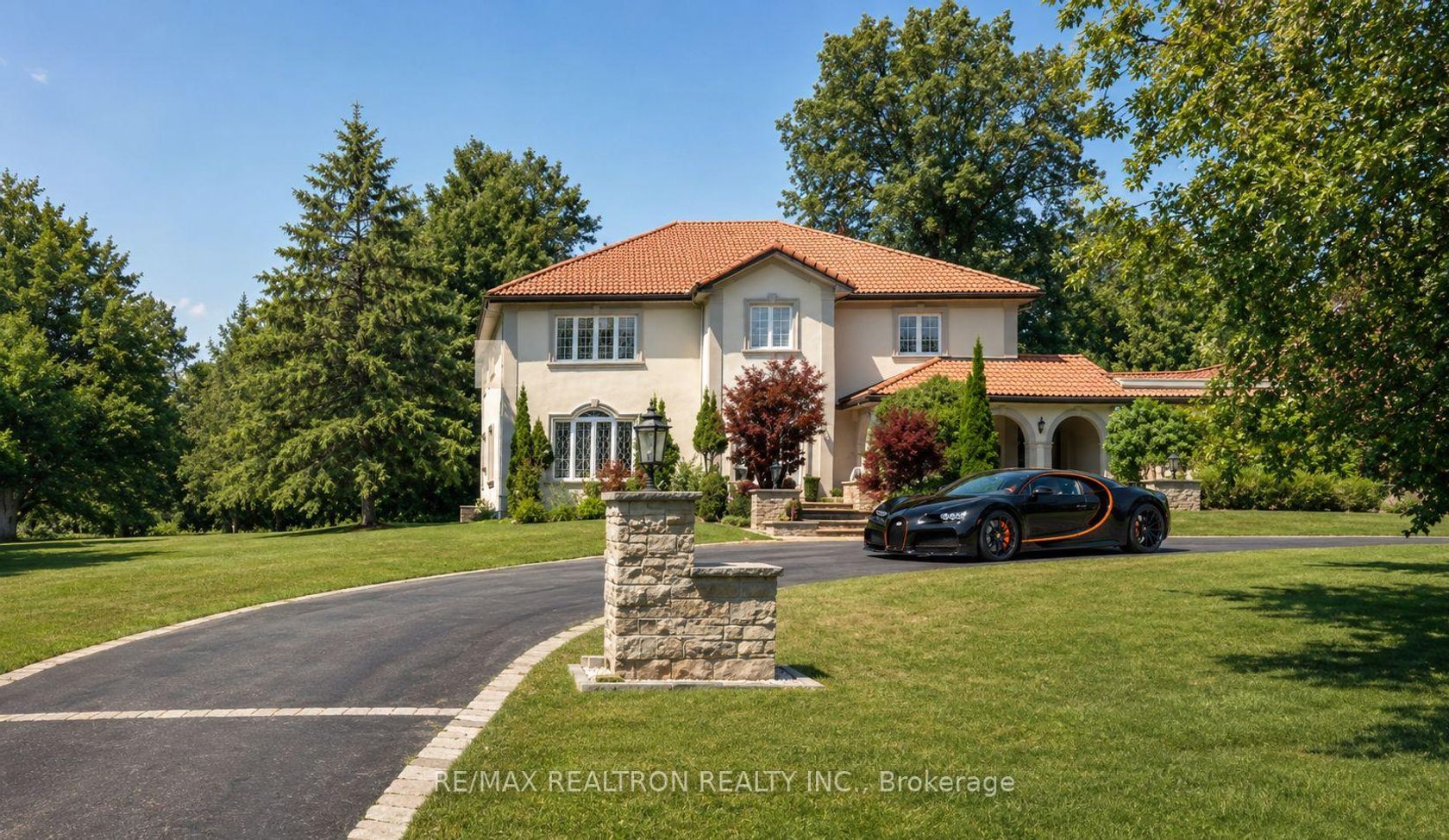 10 Bunting Court, Central West, Ajax 