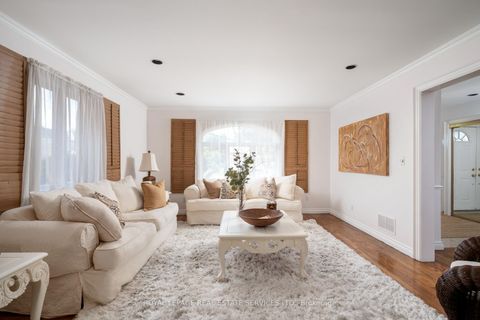 Photo 6 at 33 Lynnhaven Road, Lawrence, Toronto