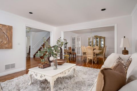 Photo 8 at 33 Lynnhaven Road, Lawrence, Toronto
