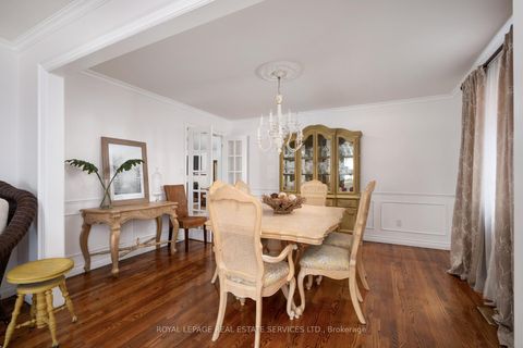 Photo 9 at 33 Lynnhaven Road, Lawrence, Toronto