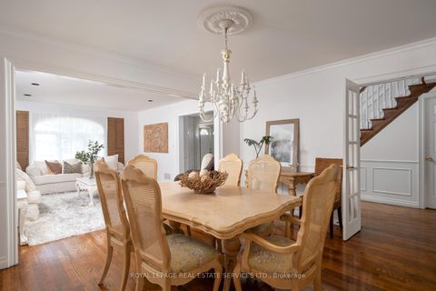 Photo 10 at 33 Lynnhaven Road, Lawrence, Toronto