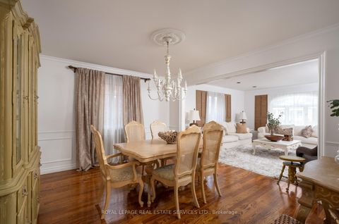 Photo 11 at 33 Lynnhaven Road, Lawrence, Toronto