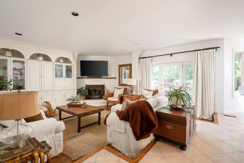Photo 13 at 33 Lynnhaven Road, Lawrence, Toronto
