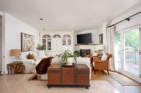 Photo 14 at 33 Lynnhaven Road, Lawrence, Toronto