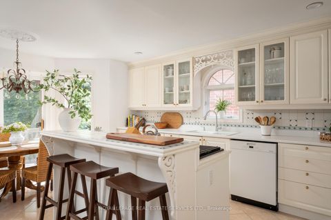 Photo 17 at 33 Lynnhaven Road, Lawrence, Toronto