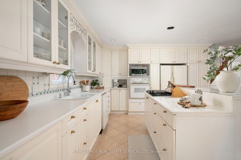 Photo 20 at 33 Lynnhaven Road, Lawrence, Toronto