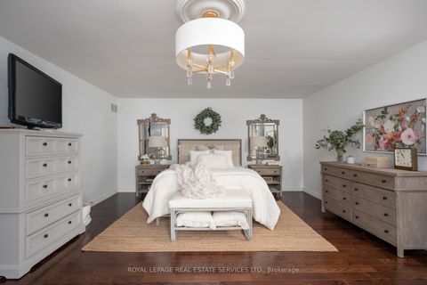 Photo 26 at 33 Lynnhaven Road, Lawrence, Toronto