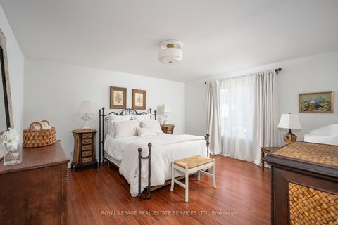 Photo 33 at 33 Lynnhaven Road, Lawrence, Toronto