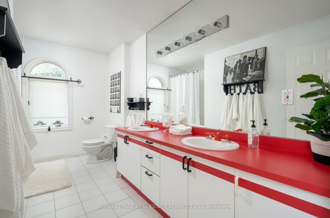 Photo 36 at 33 Lynnhaven Road, Lawrence, Toronto