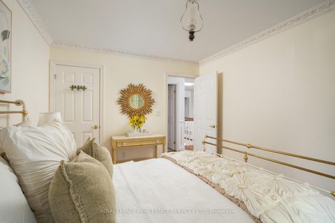 Photo 39 at 33 Lynnhaven Road, Lawrence, Toronto