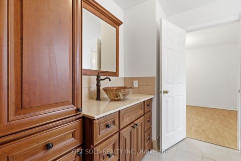 Photo 4 at 28 Hawkins Drive, Ardagh, Barrie