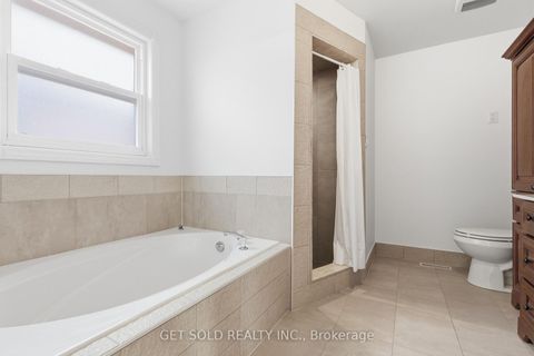 Photo 5 at 28 Hawkins Drive, Ardagh, Barrie