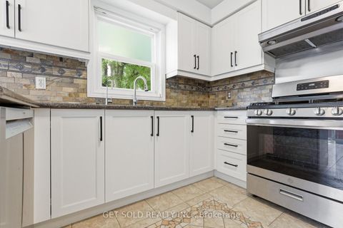 Photo 8 at 28 Hawkins Drive, Ardagh, Barrie