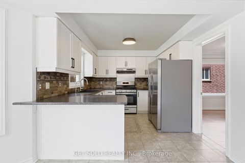 Photo 9 at 28 Hawkins Drive, Ardagh, Barrie