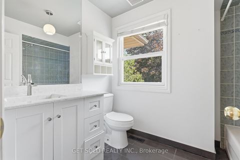 Photo 21 at 28 Hawkins Drive, Ardagh, Barrie