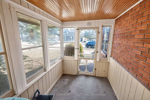 Photo 2 at 28 Queen Street, Cookstown, Innisfil