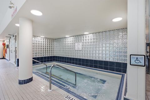 Photo 9 at 301 - 7 Concorde Place, Don Mills, Toronto