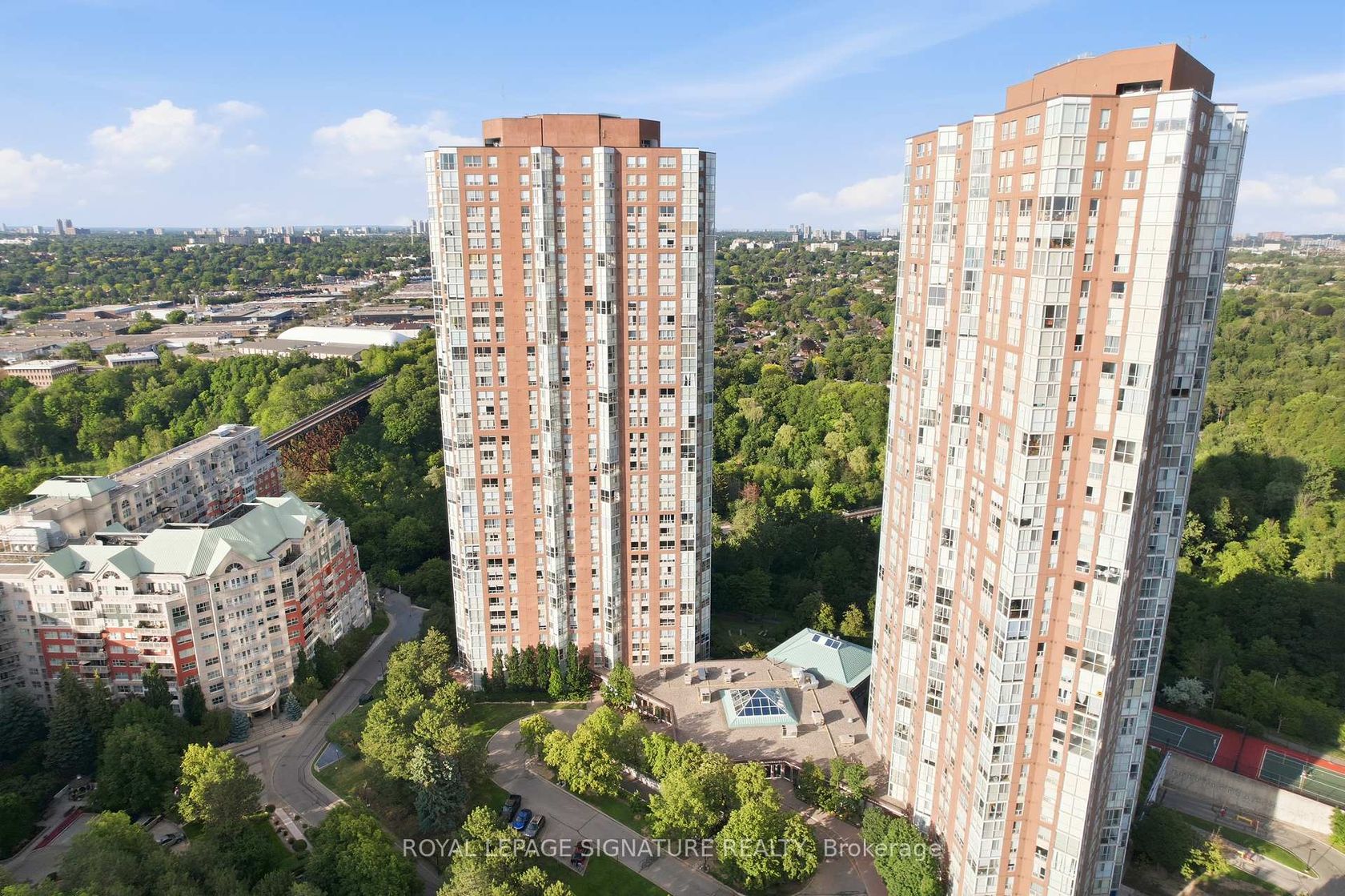 301 - 7 Concorde Place, Don Mills, Toronto photo 4