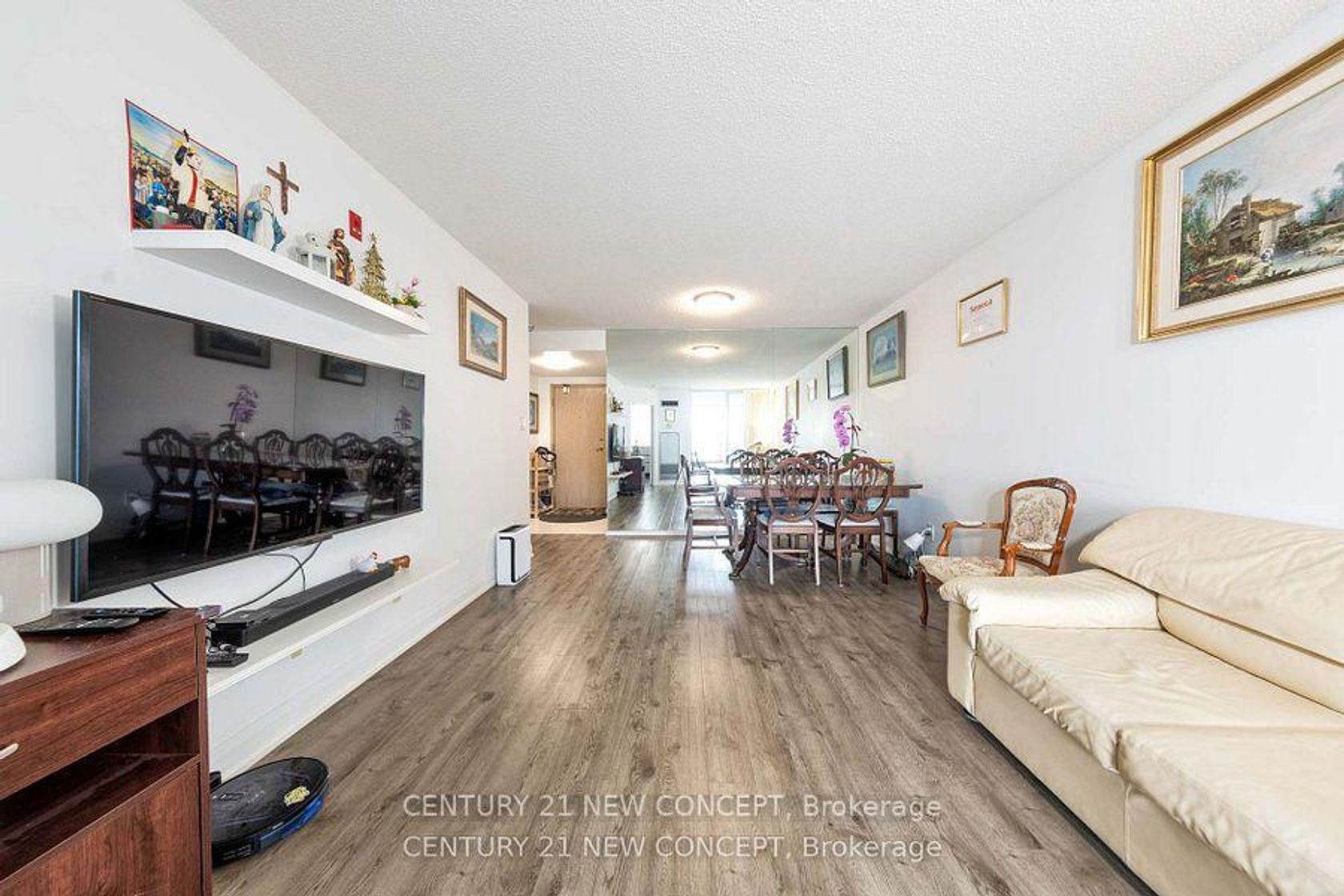 932 - 22 Southport Street, Swansea, Toronto photo 9