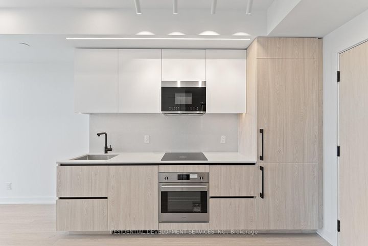 Photo 7 at 1111 - 699 Sheppard Avenue E, Bayview Village, Toronto