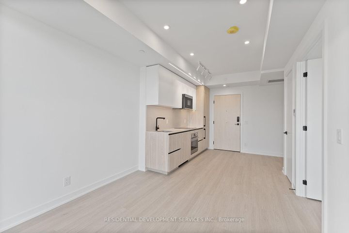 Photo 14 at 1111 - 699 Sheppard Avenue E, Bayview Village, Toronto