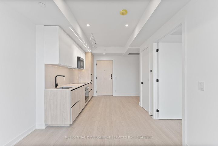 Photo 15 at 1111 - 699 Sheppard Avenue E, Bayview Village, Toronto