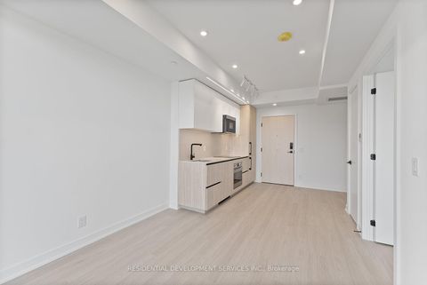 Photo 14 at 1111 - 699 Sheppard Avenue E, Bayview Village, Toronto