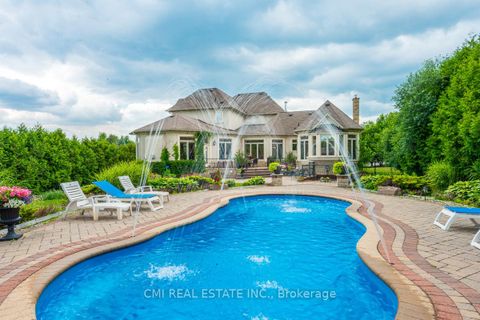 Photo 8 at 776 Woodland Acres Crescent, Rural Vaughan, Vaughan