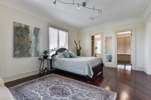 Photo 15 at 776 Woodland Acres Crescent, Rural Vaughan, Vaughan
