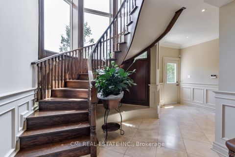 Photo 17 at 776 Woodland Acres Crescent, Rural Vaughan, Vaughan