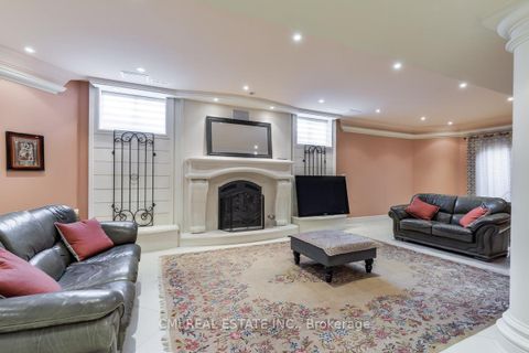 Photo 21 at 776 Woodland Acres Crescent, Rural Vaughan, Vaughan