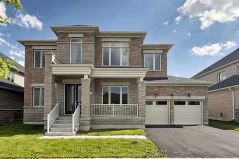 Photo 1 at 31 Lorrain Hand Crescent, Keswick South, Georgina