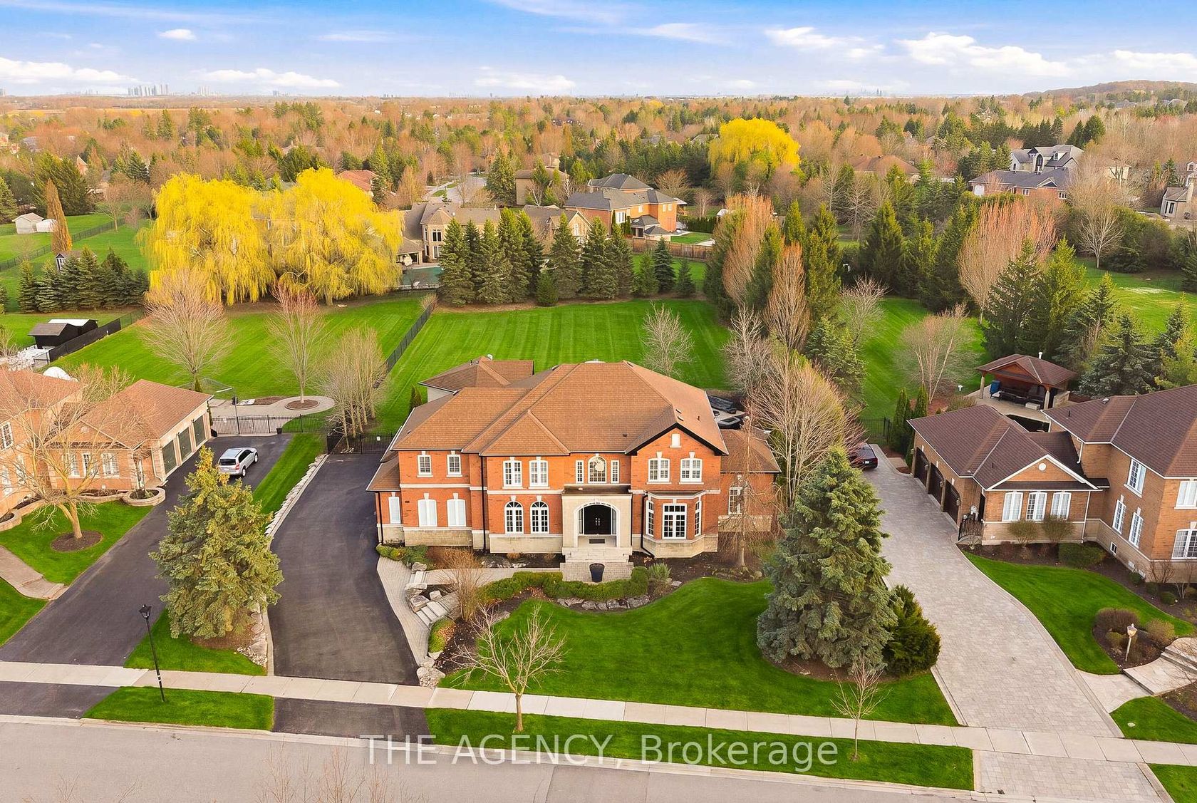 147 Mactaggart Drive, Nobleton, King photo number 2