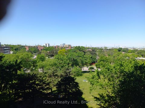 Photo 3 at 806 - 390 Dixon Road, The Westway, Toronto