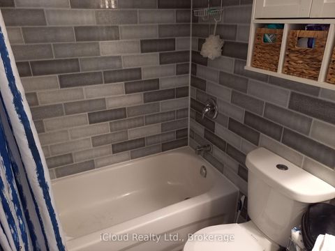 Photo 5 at 806 - 390 Dixon Road, The Westway, Toronto