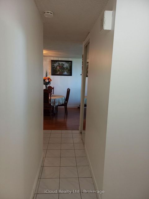 Photo 14 at 806 - 390 Dixon Road, The Westway, Toronto