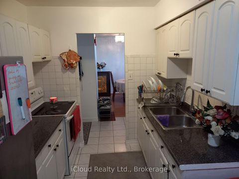 Photo 18 at 806 - 390 Dixon Road, The Westway, Toronto
