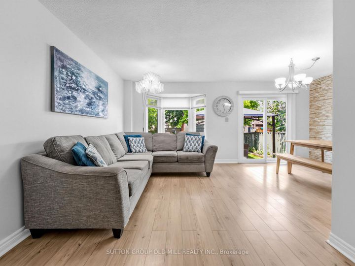 Photo 5 at 1629 Dewberry Crescent, Rathwood, Mississauga