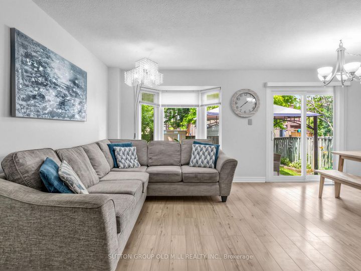 Photo 6 at 1629 Dewberry Crescent, Rathwood, Mississauga