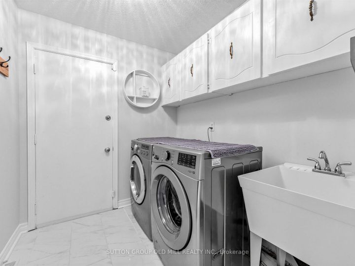 Photo 13 at 1629 Dewberry Crescent, Rathwood, Mississauga