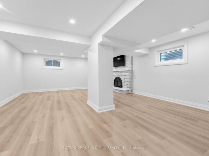 Photo 24 at 1629 Dewberry Crescent, Rathwood, Mississauga