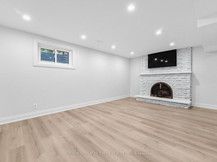 Photo 25 at 1629 Dewberry Crescent, Rathwood, Mississauga